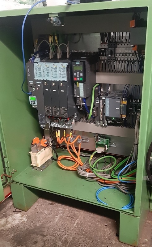 Nouveaux variateurs Siemens S120 installés sur fraiseuse MAHO DECKEL